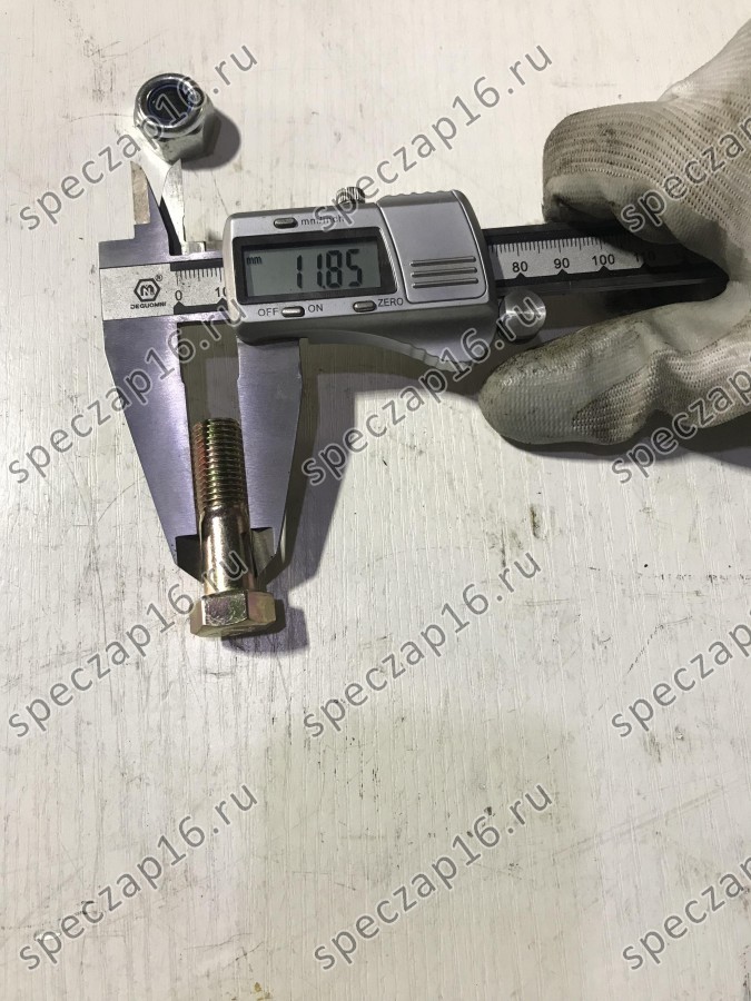 Болт карданный с гайкой XG931-962
