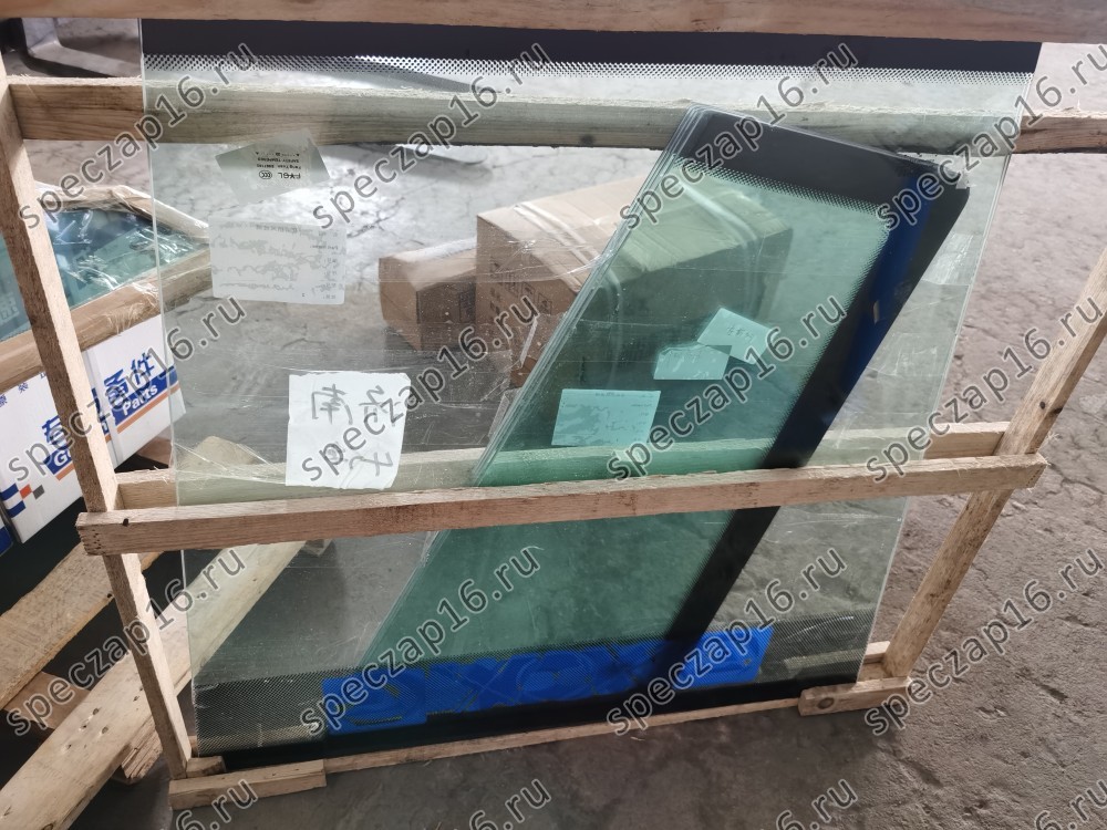 Стекло лобовое LW300/500 из 3-х