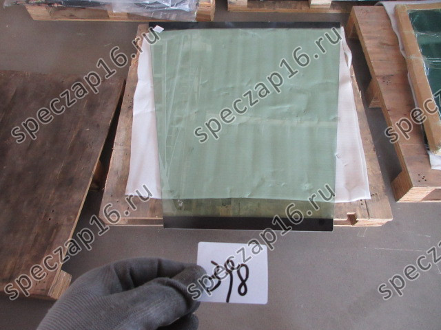 Стекло лобовое LW300/500K из 3х